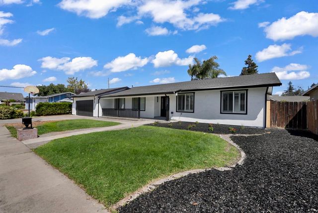 3420 Bridle Path Ln, Modesto, CA 95356