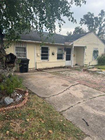 5417 Doulton Drive, Houston, TX 77033