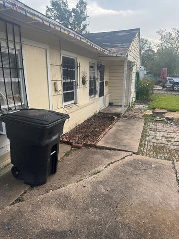 5417 Doulton Drive, Houston, TX 77033