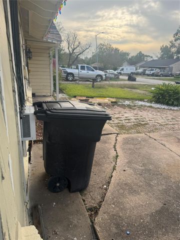 5417 Doulton Drive, Houston, TX 77033