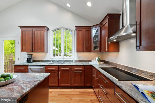 3204 ALLNESS LN, Herndon, VA 20171