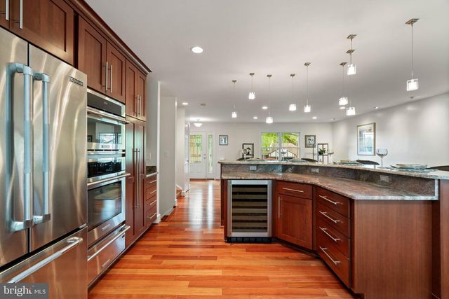 3204 ALLNESS LN, Herndon, VA 20171
