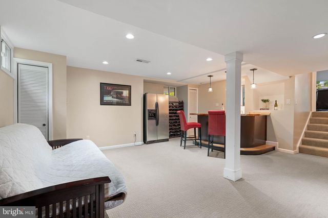 3204 ALLNESS LN, Herndon, VA 20171
