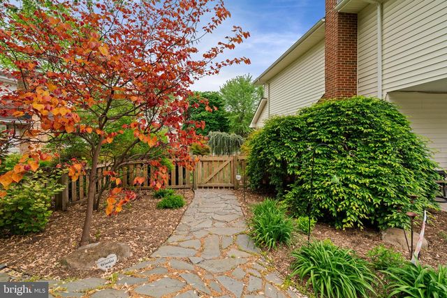 3204 ALLNESS LN, Herndon, VA 20171