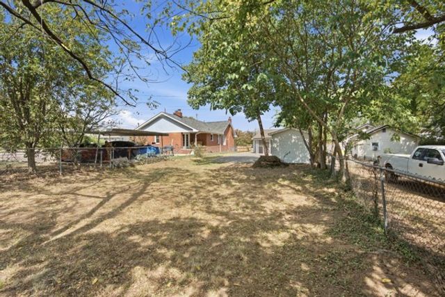 597 Long Hollow Pike, Gallatin, TN 37066
