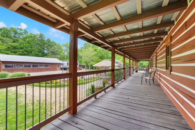 990 Bugscuffle Rd, Wartrace, TN 37183
