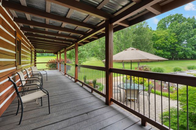 990 Bugscuffle Rd, Wartrace, TN 37183