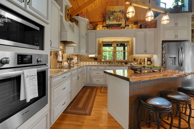 990 Bugscuffle Rd, Wartrace, TN 37183
