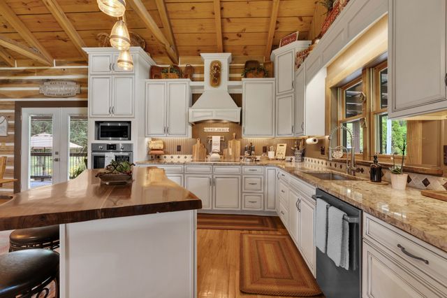 990 Bugscuffle Rd, Wartrace, TN 37183