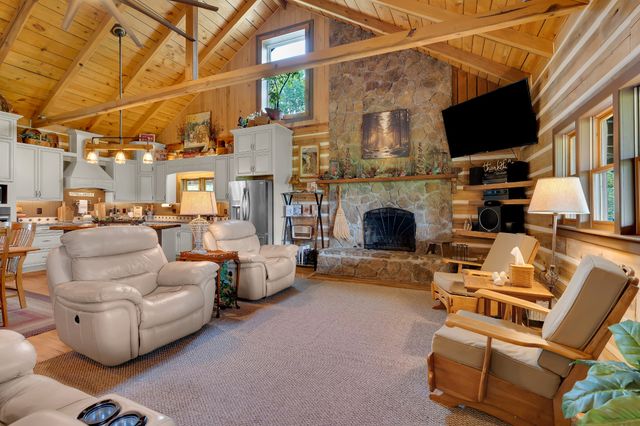 990 Bugscuffle Rd, Wartrace, TN 37183