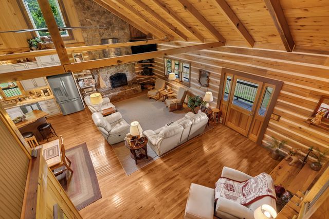 990 Bugscuffle Rd, Wartrace, TN 37183