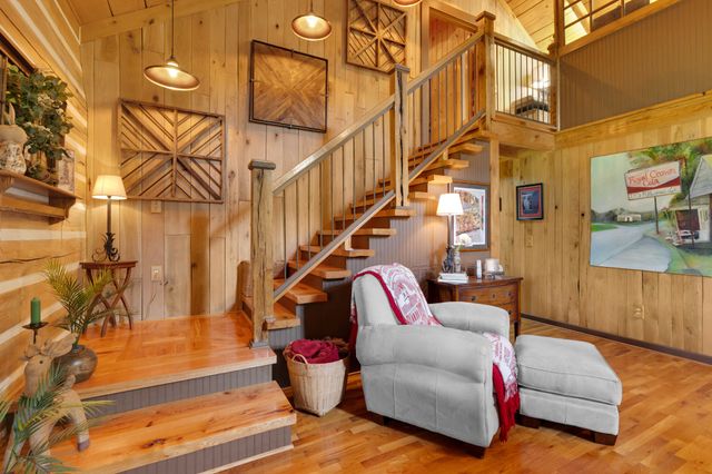 990 Bugscuffle Rd, Wartrace, TN 37183