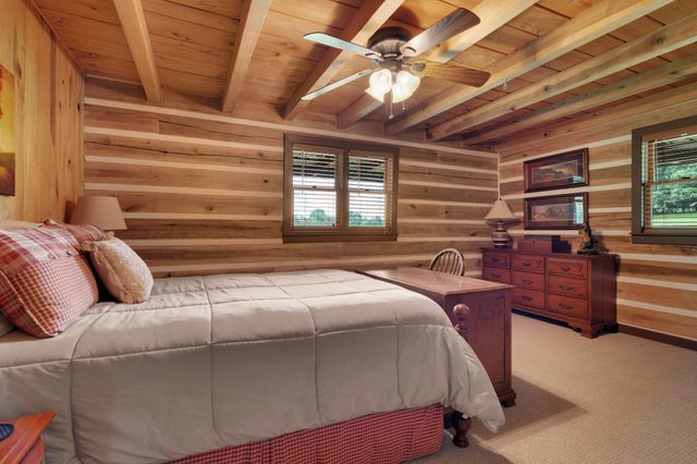 990 Bugscuffle Rd, Wartrace, TN 37183