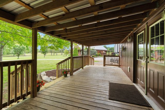990 Bugscuffle Rd, Wartrace, TN 37183