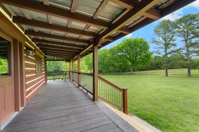 990 Bugscuffle Rd, Wartrace, TN 37183