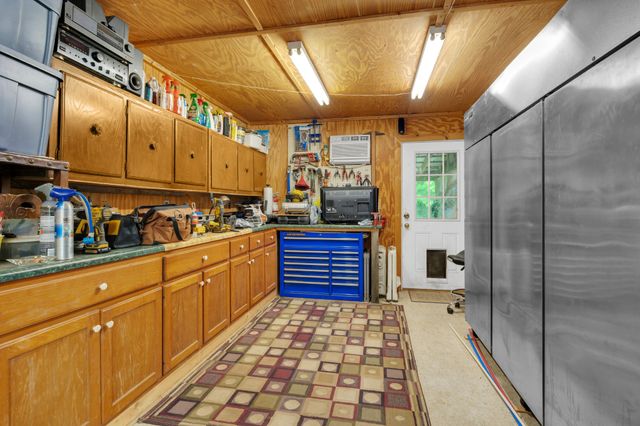 990 Bugscuffle Rd, Wartrace, TN 37183