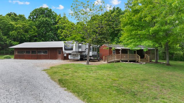 990 Bugscuffle Rd, Wartrace, TN 37183