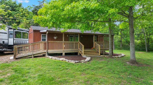 990 Bugscuffle Rd, Wartrace, TN 37183