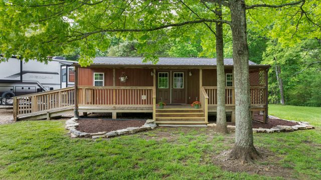 990 Bugscuffle Rd, Wartrace, TN 37183