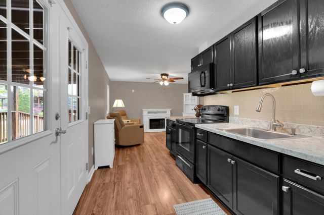 990 Bugscuffle Rd, Wartrace, TN 37183