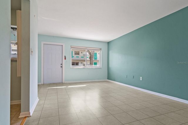 5850 21ST STREET N 4, St Petersburg, FL 33714