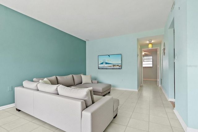 5850 21ST STREET N 4, St Petersburg, FL 33714