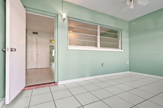 5850 21ST STREET N 4, St Petersburg, FL 33714