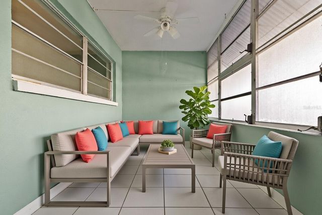 5850 21ST STREET N 4, St Petersburg, FL 33714