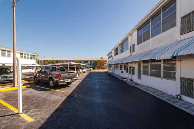 5850 21ST STREET N 4, St Petersburg, FL 33714