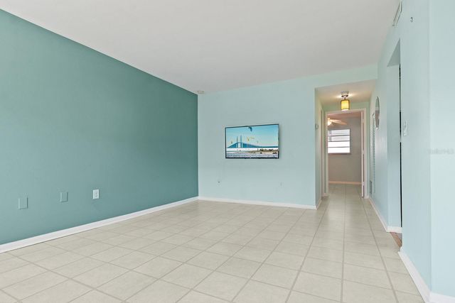 5850 21ST STREET N 4, St Petersburg, FL 33714