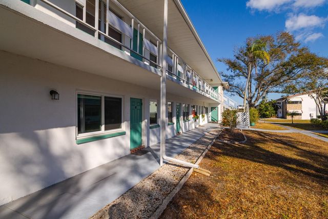 5850 21ST STREET N 4, St Petersburg, FL 33714