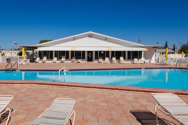 5850 21ST STREET N 4, St Petersburg, FL 33714