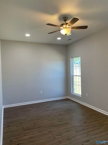 400 W Lee Street, Athens, AL 35611