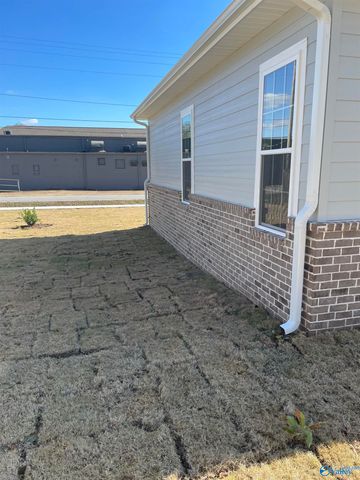 400 W Lee Street, Athens, AL 35611