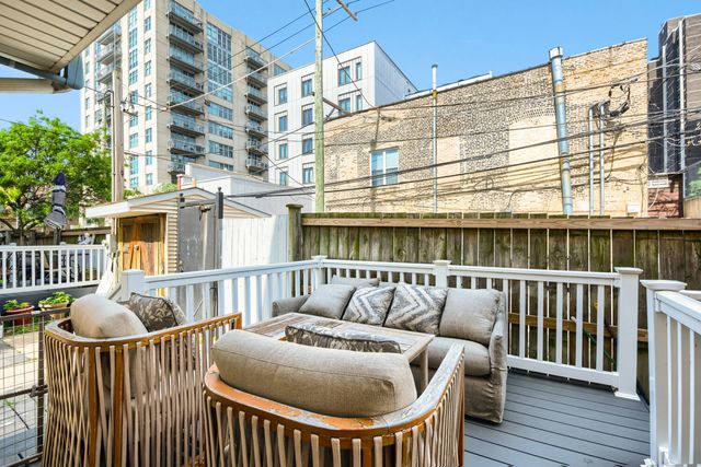 4647 N Kenmore Avenue B, Chicago, IL 60640