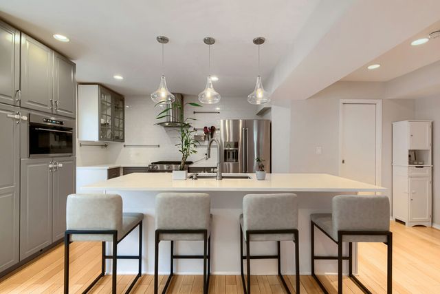 4647 N Kenmore Avenue B, Chicago, IL 60640