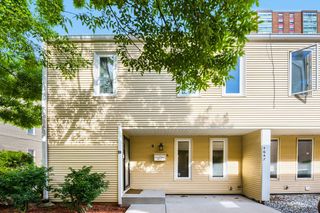 4647 N Kenmore Avenue B, Chicago, IL 60640