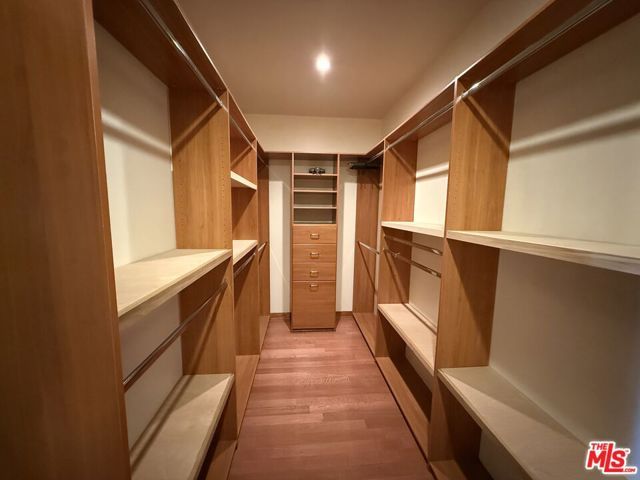 450 N Oakhurst Drive 304, Beverly Hills, CA 90210