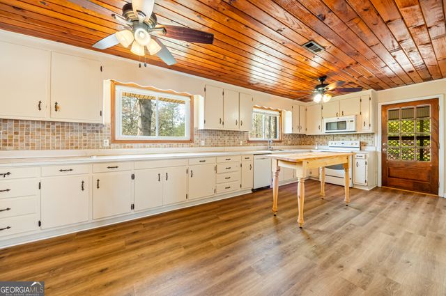 154 Eastanollee Road, Eastanollee, GA 30538