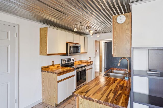 17016 HILLCREST VIEW DRIVE, Montverde, FL 34756