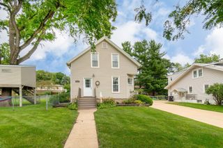 1115 W 3rd Street, Cedar Falls, IA 50613