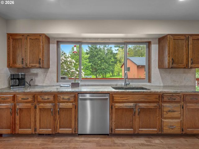 10647 Nw BROOKS Rd, Portland, OR 97231