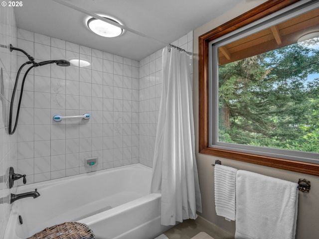 10647 Nw BROOKS Rd, Portland, OR 97231