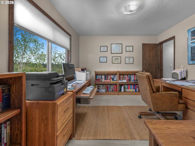 10647 Nw BROOKS Rd, Portland, OR 97231