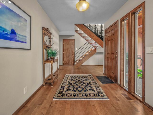 10647 Nw BROOKS Rd, Portland, OR 97231