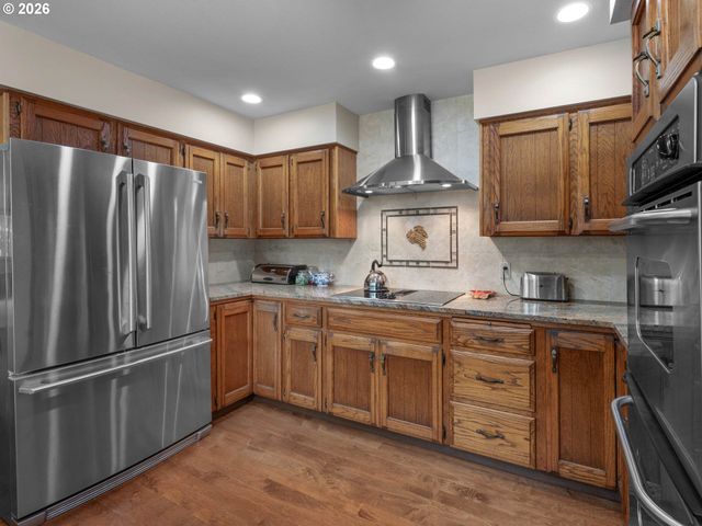 10647 Nw BROOKS Rd, Portland, OR 97231