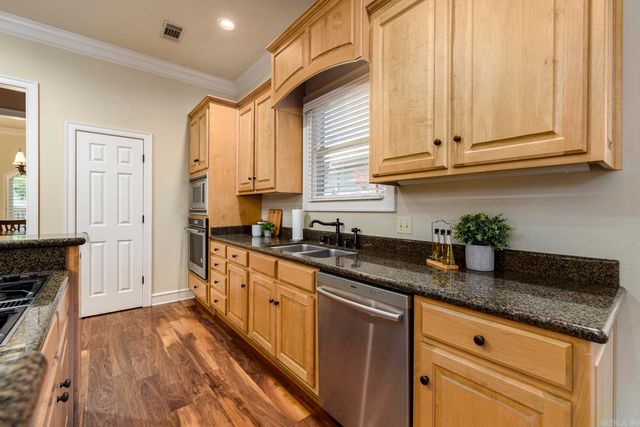 61 QUERCUS Circle, Little Rock, AR 72223