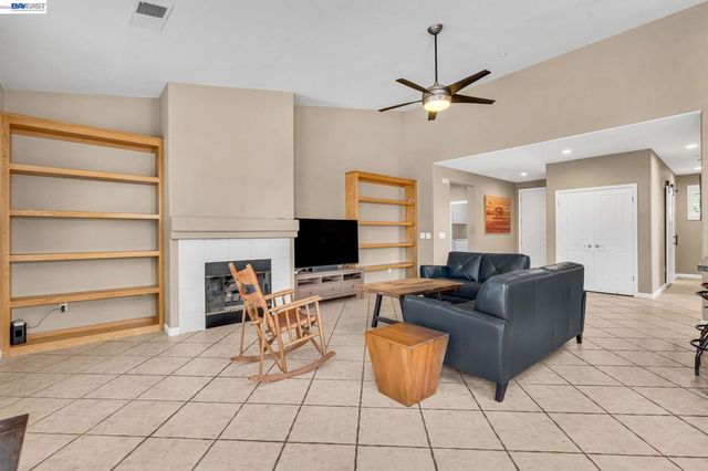 692 Canmore Ct, Brentwood, CA 94513