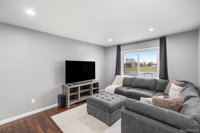 43752 Goldberg Drive, Sterling Heights, MI 48313