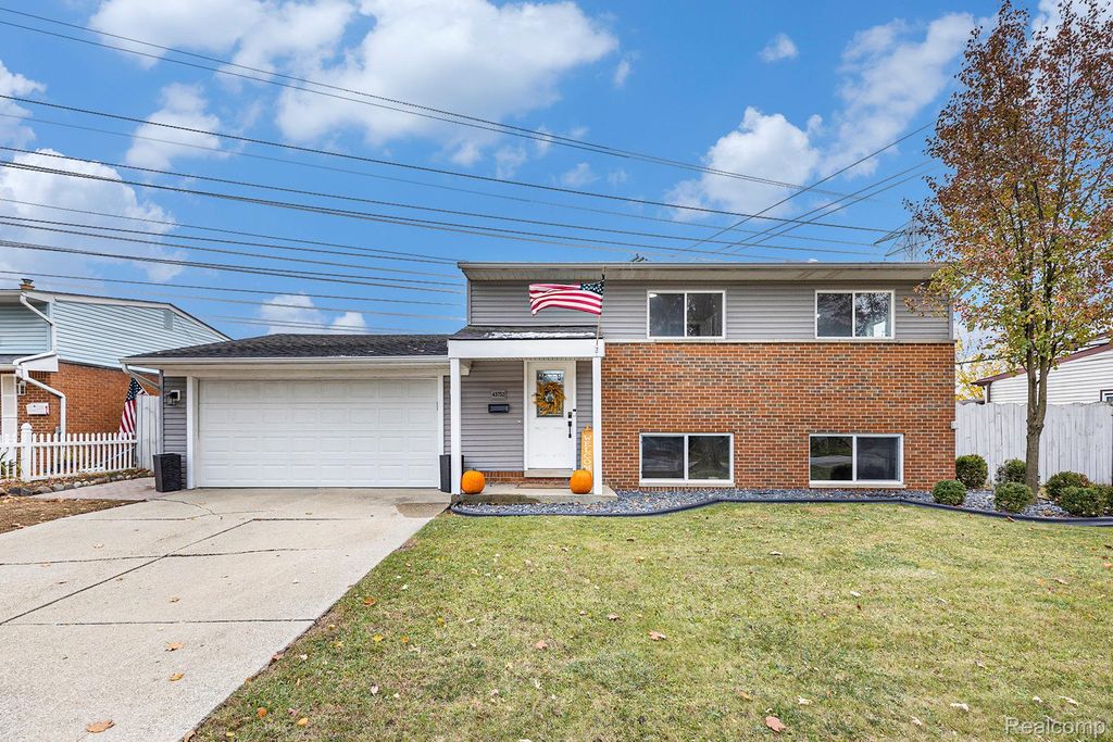 43752 Goldberg Drive, Sterling Heights, MI 48313